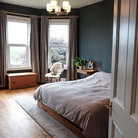 Spacious And Bright Family In St Andrews Holiday home