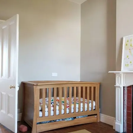 Spacious And Bright Family In St Andrews Holiday home Bristol